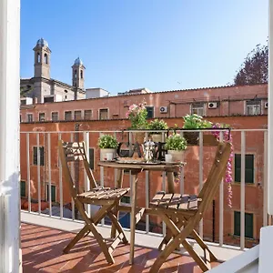 Townhouse By The Spanish Steps Apartamento