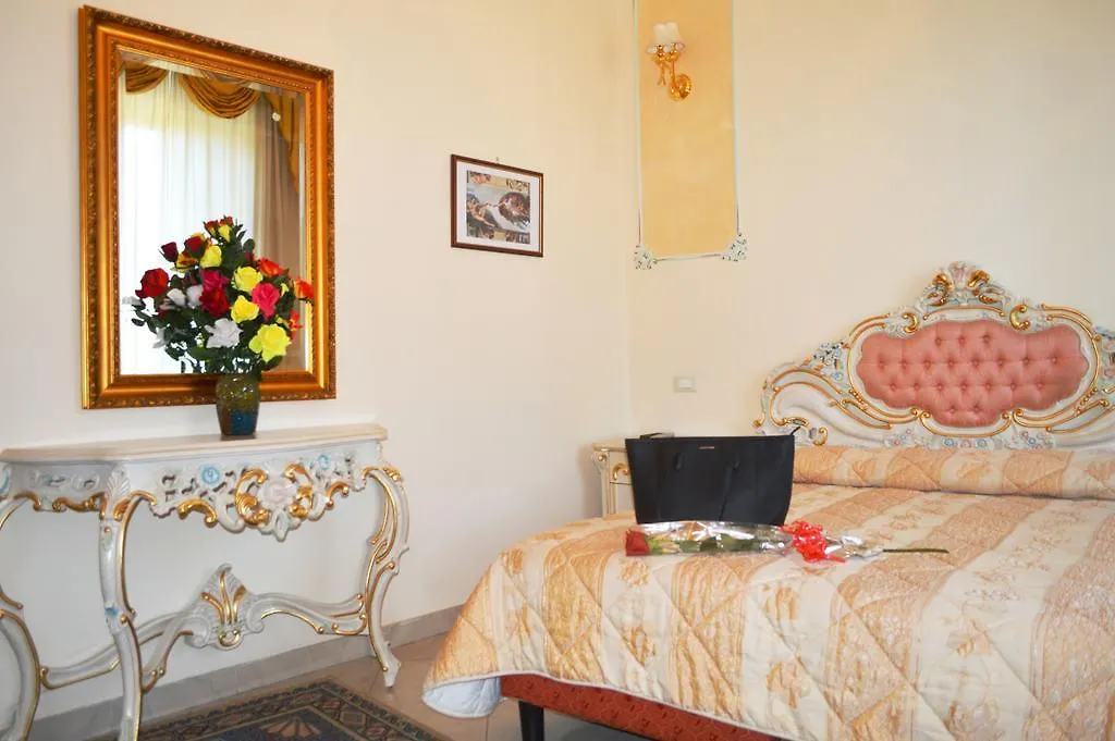 Imperial Rooms Rome 3*,