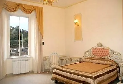 Imperial Rooms Rome 3*,